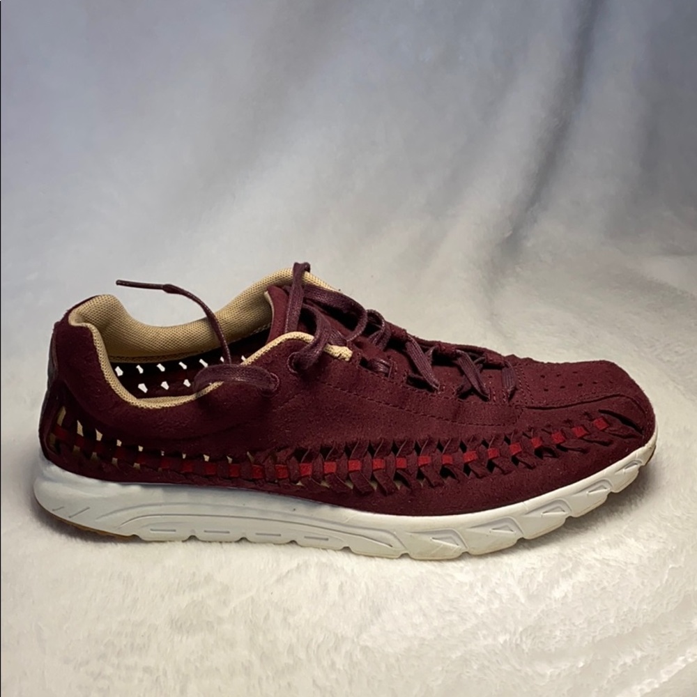 Maroon Nike ventilated sneakers